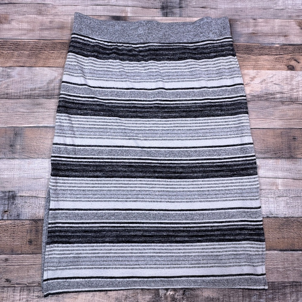 Gap Women's Pencil Skirt Gray Striped Knit‎ Elastic Waist Medium Petite MP